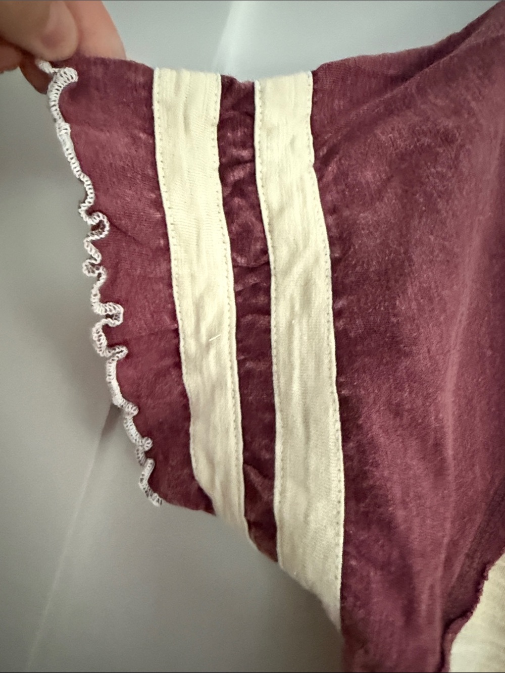 We The Free NWOT Floral Raglan Short Sleeve Top in Cream and Burgundy - Picture 3 of 4